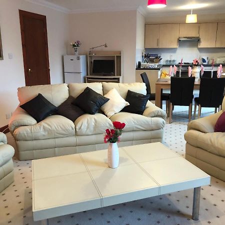 Executive Serviced Apartments 1 فوفار المظهر الخارجي الصورة
